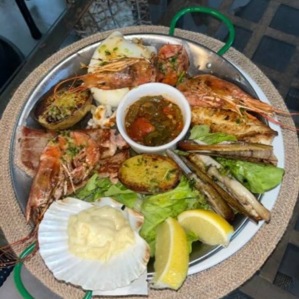 Le restaurant - L'Endroit - restaurant FRONTIGNAN - restaurant FRONTIGNAN